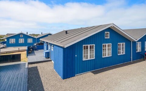 Albertina - 300M to the Fjord: Huis, Dak, Huis, Verblijf, Schuur, Garden Gebouwen, Siding, Werf, Blokhut, Hut