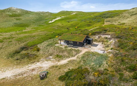 Apolina - from the Sea: Huis, Dak, Huis, Verblijf, Schuur, Garden Gebouwen, Siding, Werf, Blokhut, Hut