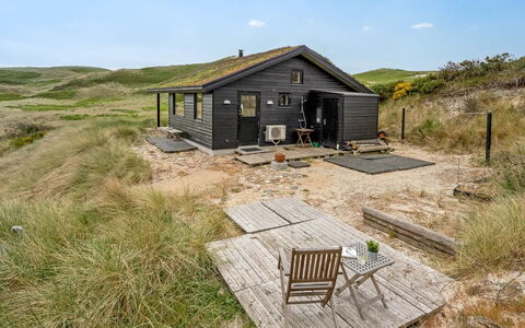 Apolina - from the Sea: Huis, Dak, Huis, Verblijf, Schuur, Garden Gebouwen, Siding, Werf, Blokhut, Hut