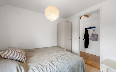 Hermine - from the Sea: Interieur Ontwerp, Bed, Muur, Slaapkamer, Meubilair, Flooring, Verdieping, Hout, Plafond, Lichte Inrichting