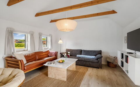 Hermine - from the Sea: Meubilair, Interieur Ontwerp, Bankstel, Flooring, Verdieping, Hout, Plafond, Woonkamer, Kamer, Tafel