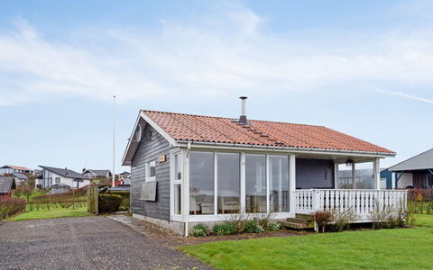Ormar - 100M to the Fjord: Gras, Huis, Dak, Huis, Verblijf, Struik, Land Lot, Landelijk Gebied, Boerderij, Groundcover