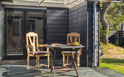Velika - 1.2Km from the Sea: Dak, Huis, Land Lot, Huis, Verblijf, Landgoed, Garden Gebouwen, Schaduw, Blokhut, Landscaping