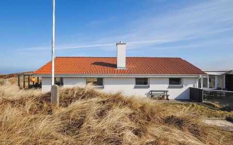 Hilmer - 250M from the Sea: Gebouw, Dak, Huis, Architectuur, Huis, Verblijf, Land Lot, Landelijk Gebied, Plain, Helling