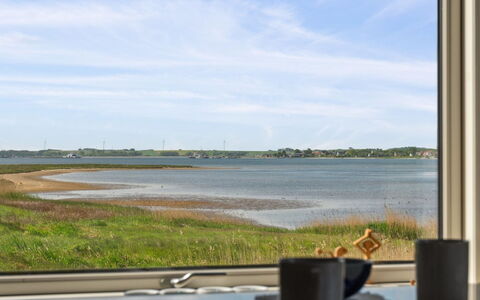 Swaantje - 150M to the Fjord: Dak, Huis, Land Lot, Huis, Verblijf, Landgoed, Garden Gebouwen, Schaduw, Blokhut, Landscaping