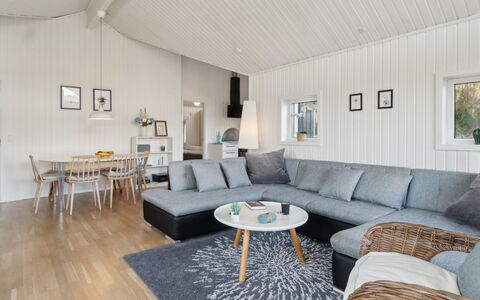 Etel - 600M from the Sea: Hout, Huis, Interieur Ontwerp, Flooring, Verdieping, Woonkamer, Bankstel, Plafond, Houten Vloer
