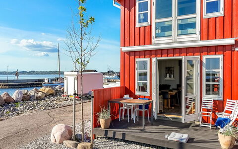 Adils - 5M from the Sea: Meubilair, Interieur Ontwerp, Flooring, Hout, Verdieping, Plafond, Houten Vloer, Stoel, Tafel, Verlichting