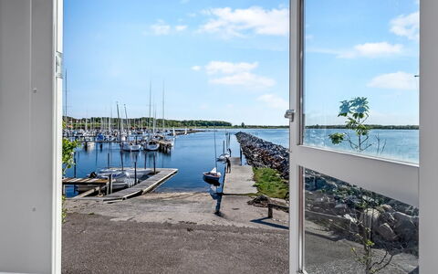 Adils - 5M from the Sea: Meubilair, Interieur Ontwerp, Flooring, Hout, Verdieping, Plafond, Houten Vloer, Stoel, Tafel, Verlichting
