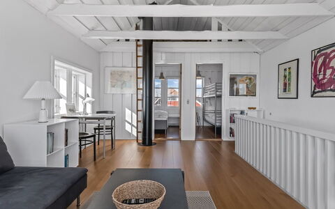 Adils - 5M from the Sea: Meubilair, Interieur Ontwerp, Flooring, Hout, Verdieping, Plafond, Houten Vloer, Stoel, Tafel, Verlichting