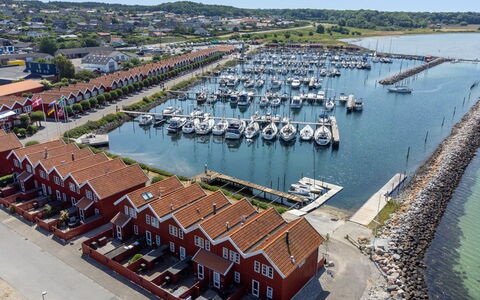 Adils - 5M from the Sea: Meubilair, Interieur Ontwerp, Flooring, Hout, Verdieping, Plafond, Houten Vloer, Stoel, Tafel, Verlichting