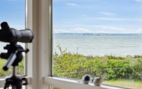 Elspeth - 25M from the Sea: Dak, Huis, Huis, Verblijf, Deur, Siding, Dek, Veranda, Plank, Hardwood