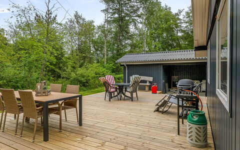 Borka - 1.2Km from the Sea: Hout, Huis, Hardwood, Land Lot, Dek, Beits, Siding, Houten Vloer, Verblijf, Veranda