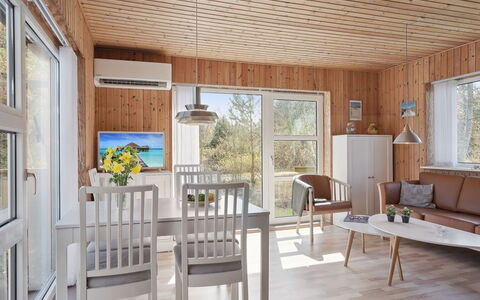 Marjon - 450M from the Sea: Dak, Huis, Deur, Verblijf, Schaduw, Siding, Werf, Landgoed, Backyard
