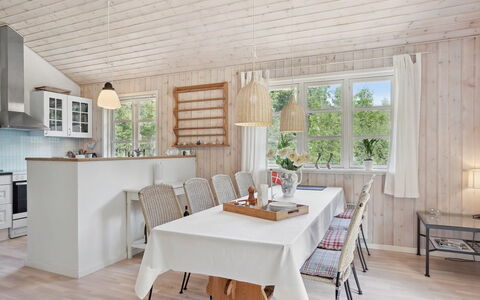 Tia - 1.4Km from the Sea: Thatching, Verblijf, Huis, Dak, Huis, Boerderij, Hut, Landgoed, Dorp