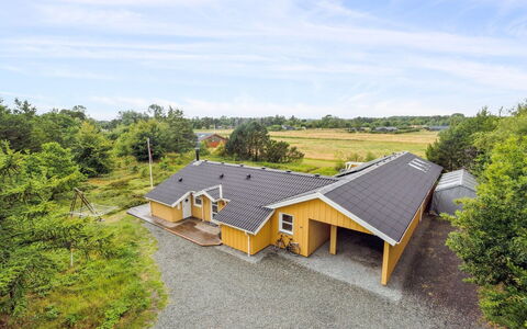 Flaminia - 350M from the Sea: Hout, Huis, Veranda, Dek, Hardwood, Dak, Beits, Houten Vloer, Eco Hotel