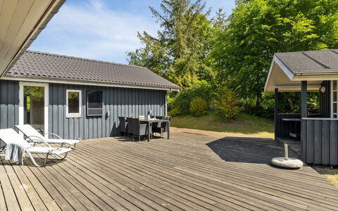 Letizia - 700M from the Sea: Meubilair, Interieur Ontwerp, Flooring, Hout, Verdieping, Plafond, Houten Vloer, Stoel, Tafel, Verlichting