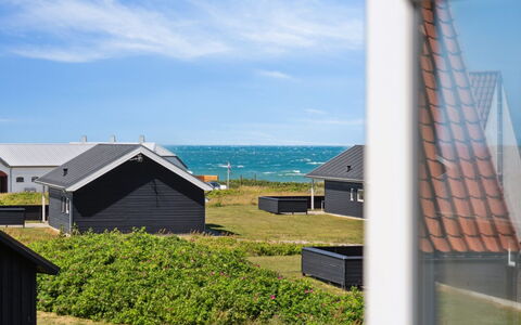 Kanutte - 200M from the Sea: Meubilair, Interieur Ontwerp, Stoel, Flooring, Tafel, Toevlucht, Verdieping, Plafond, Kamer, Eco Hotel