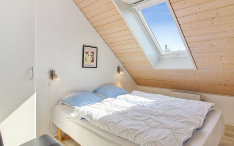 Alessandra - 500M from the Sea: Bed, Slaapkamer, Hout, Interieur Ontwerp, Plafond, Bedding, Laken, Verdieping, Meubilair, Bed Frame