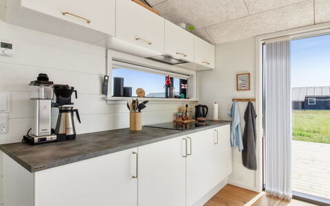 Serey - 1.4Km from the Sea: Keuken, Countertop, Toestel Van De Keuken, Huishoudapparatuur, Major Appliance, Cabinetry, Loodgieterswerkinrichting, Aluminium, Kraan, Multiplex