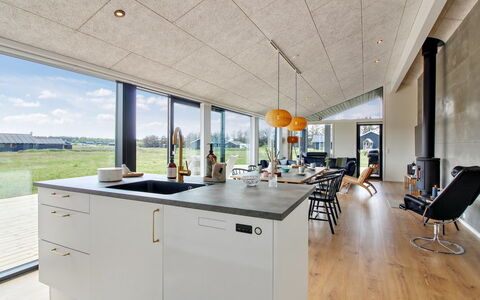 Serey - 1.4Km from the Sea: Plafond, Stoel, Keuken, Keuken En Eettafel, Countertop, Ontwerp, Lichte Inrichting, Cabinetry, Daylighting, Houten Vloer