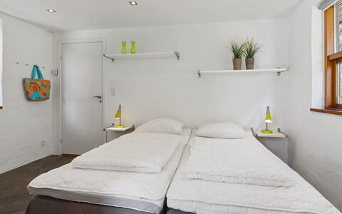 Maiti - 300M from the Sea: Meubilair, Interieur Ontwerp, Muur, Verdieping, Flooring, Bed, Slaapkamer, Hout, Plafond, Kamer