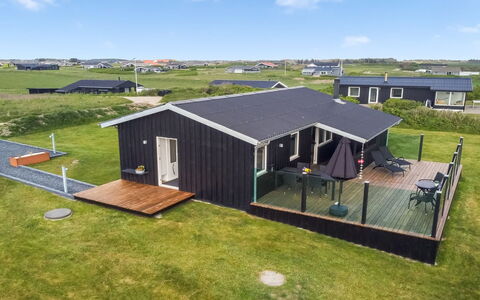 Lok - 450M from the Sea: Architectuur, Dak, Huis, Samengesteld Materiaal, Daylighting, Siding, Oprit