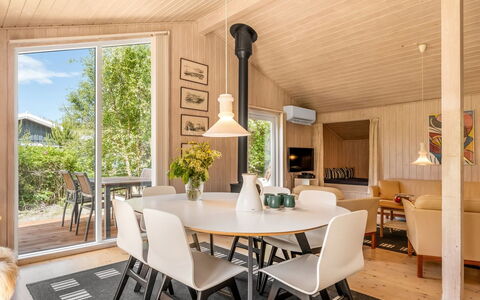 Anelisa - 1.2Km from the Sea: Interieur Ontwerp, Hout, Flooring, Meubilair, Plafond, Verdieping, Keuken En Eettafel, Houten Vloer, Eetkamer, Kamer