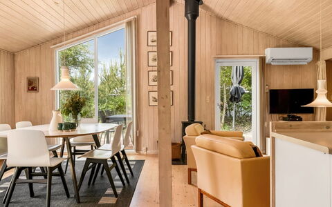 Anelisa - 1.2Km from the Sea: Interieur Ontwerp, Flooring, Hout, Verdieping, Plafond, Meubilair, Houten Vloer, Woonkamer, Kamer, Lichte Inrichting