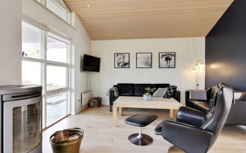 Heraldina - 1Km from the Sea: Flooring, Interieur Ontwerp, Hout, Plafond, Verdieping, Meubilair, Houten Vloer, Woonkamer, Kamer, Verlichting