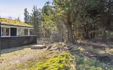 Eriksine - 1.9Km from the Sea: Meubilair, Interieur Ontwerp, Stoel, Flooring, Tafel, Toevlucht, Verdieping, Plafond, Kamer, Eco Hotel