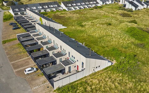 Kaapo - 1Km from the Sea: Meubilair, Interieur Ontwerp, Stoel, Flooring, Tafel, Toevlucht, Verdieping, Plafond, Kamer, Eco Hotel