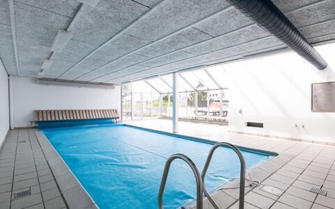 Kaapo - 1Km from the Sea: Meubilair, Interieur Ontwerp, Stoel, Flooring, Tafel, Toevlucht, Verdieping, Plafond, Kamer, Eco Hotel