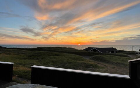 Joske - 50M from the Sea: Huis, Huis, Deur, Dak, Verblijf, Landgoed, Tuin, Schaduw, Siding, Werf