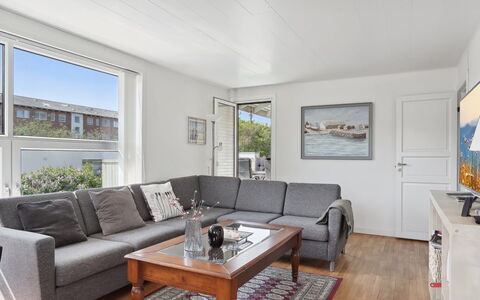 Gisella - 1.2Km from the Sea: Muur, Hout, Meubilair, Bankstel, Flooring, Verdieping, Interieur Ontwerp, Huis, Woonkamer