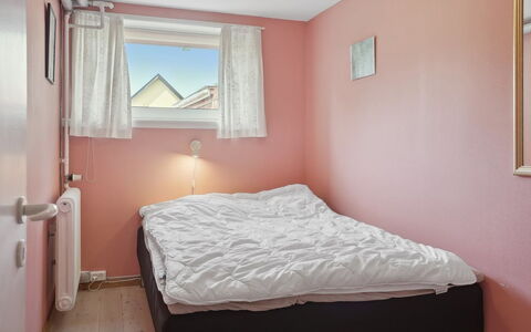 Gisella - 1.2Km from the Sea: Bed, Slaapkamer, Bedding, Laken, Muur, Interieur Ontwerp, Linens, Verdieping, Meubilair, Kamer