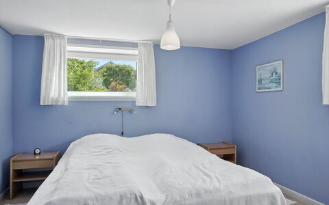 Gisella - 1.2Km from the Sea: Blauw, Slaapkamer, Plafond, Interieur Ontwerp, Verdieping, Bed, Flooring, Bedding, Laken, Linens