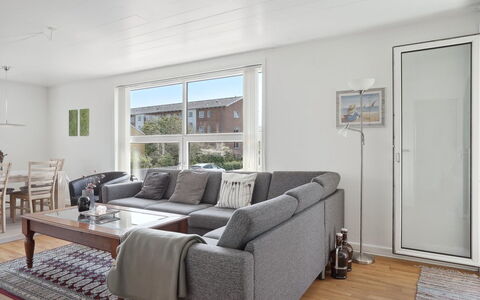 Gisella - 1.2Km from the Sea: Bankstel, Meubilair, Flooring, Interieur Ontwerp, Muur, Verdieping, Hout, Woonkamer, Plafond, Kamer