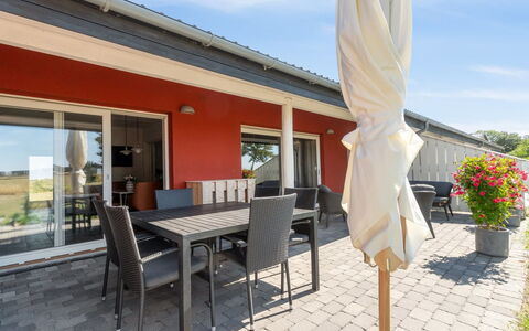 Cornelia - 6Km from the Sea: Huis, Dak, Huis, Verblijf, Landgoed, Deur, Veranda, Siding, Boerderij, Schaduw
