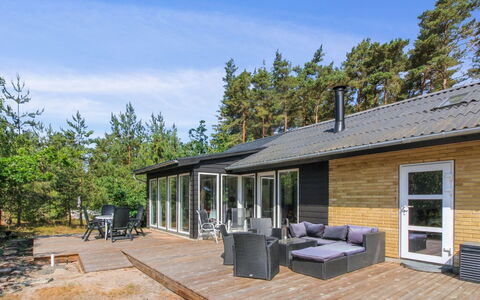 Gudmand - 600M from the Sea: Meubilair, Interieur Ontwerp, Flooring, Hout, Verdieping, Plafond, Houten Vloer, Stoel, Tafel, Verlichting