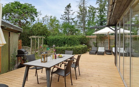 Randulf - 250M from the Sea: Hout, Dak, Architectuur, Huis, Huis, Verblijf, Siding, Hardwood, Helling, Landgoed