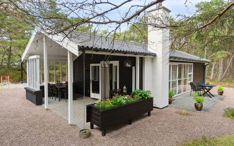 Elsia - 280M from the Sea: Meubilair, Interieur Ontwerp, Flooring, Hout, Verdieping, Plafond, Houten Vloer, Stoel, Tafel, Verlichting