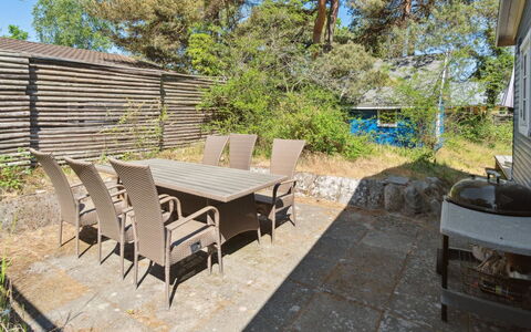Ilmari - 150M from the Sea: Meubilair, Interieur Ontwerp, Flooring, Hout, Verdieping, Plafond, Houten Vloer, Stoel, Tafel, Verlichting