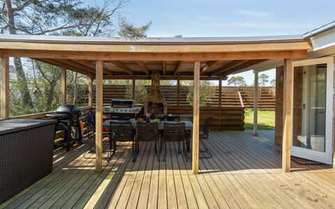 Frederikka - 75M from the Sea: Meubilair, Interieur Ontwerp, Flooring, Hout, Verdieping, Plafond, Houten Vloer, Stoel, Tafel, Verlichting