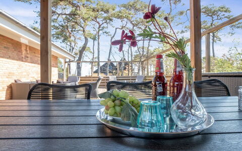 Frederikka - 75M from the Sea: Meubilair, Interieur Ontwerp, Flooring, Hout, Verdieping, Plafond, Houten Vloer, Stoel, Tafel, Verlichting