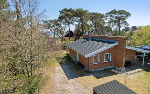 Frederikka - 75M from the Sea: Meubilair, Interieur Ontwerp, Flooring, Hout, Verdieping, Plafond, Houten Vloer, Stoel, Tafel, Verlichting