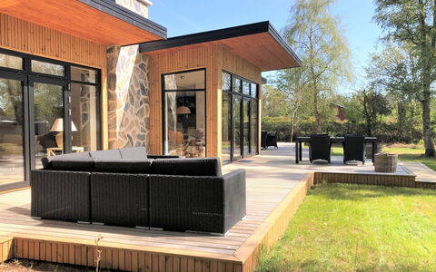 Sune - 175M from the Sea: Meubilair, Interieur Ontwerp, Flooring, Hout, Verdieping, Plafond, Houten Vloer, Stoel, Tafel, Verlichting