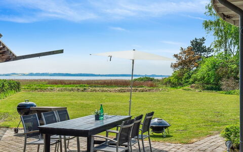 Vemund - 100M to the Fjord: Meubilair, Buitenmeubels, Stoel, Tafel, Buitentafel, Land Lot, Schaduw, Gazon, Keuken En Eettafel, Tuin