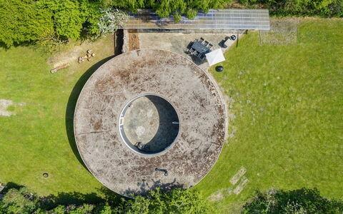 Vemund - 100M to the Fjord: Dak, Huis, Land Lot, Huis, Verblijf, Landgoed, Garden Gebouwen, Schaduw, Blokhut, Landscaping