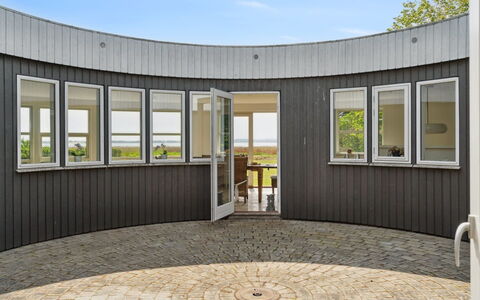 Vemund - 100M to the Fjord: Dak, Huis, Land Lot, Huis, Verblijf, Landgoed, Garden Gebouwen, Schaduw, Blokhut, Landscaping
