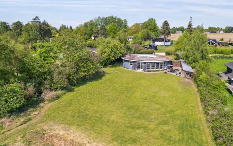 Vemund - 100M to the Fjord: Dak, Huis, Land Lot, Huis, Verblijf, Landgoed, Garden Gebouwen, Schaduw, Blokhut, Landscaping